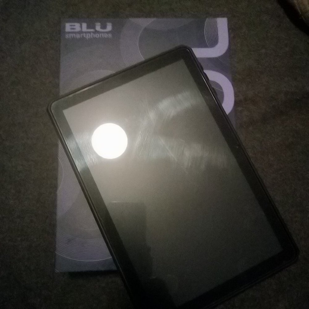 BLU / Android tablet